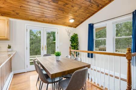Harpers Ferry Cabin Hot Tub, Deck, Fire Pit, Wifi Екстер'єр фото