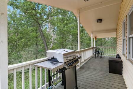Harpers Ferry Cabin Hot Tub, Deck, Fire Pit, Wifi Екстер'єр фото