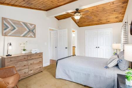 Harpers Ferry Cabin Hot Tub, Deck, Fire Pit, Wifi Екстер'єр фото