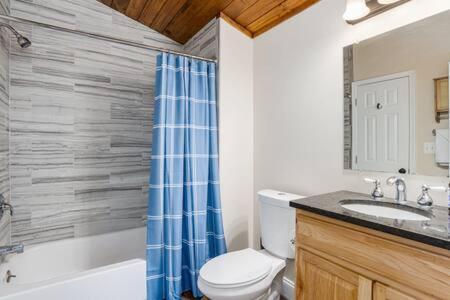 Harpers Ferry Cabin Hot Tub, Deck, Fire Pit, Wifi Екстер'єр фото