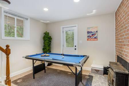 Harpers Ferry Cabin Hot Tub, Deck, Fire Pit, Wifi Екстер'єр фото