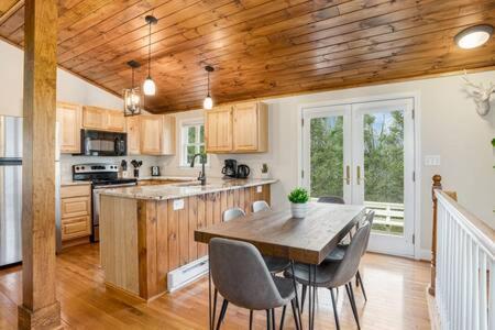 Harpers Ferry Cabin Hot Tub, Deck, Fire Pit, Wifi Екстер'єр фото
