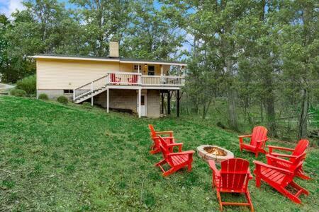 Harpers Ferry Cabin Hot Tub, Deck, Fire Pit, Wifi Екстер'єр фото